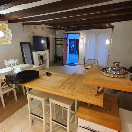 Holiday home Maison Entiere De 115m2 En Hyper Hyper Centre Aux Coeur Des Halles De De 2 A 7 Personnes Tours