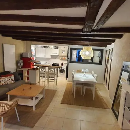 Maison Entiere De 115m2 En Hyper Hyper Centre Aux Coeur Des Halles De De 2 A 7 Personnes Tours